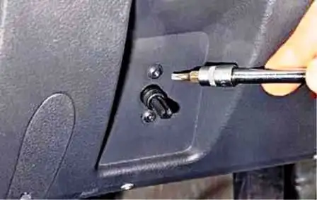 Cómo quitar tablero Renault Duster