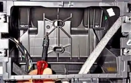 Cómo quitar tablero Renault Duster
