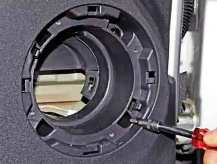 Снятие обивки передней двери Renault Duster