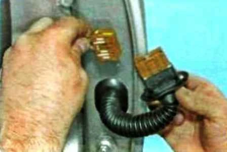 Extracción e instalación de puertas Renault Duster
