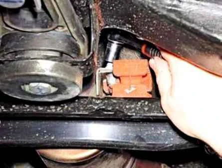 Removing the Renault Duster subframe