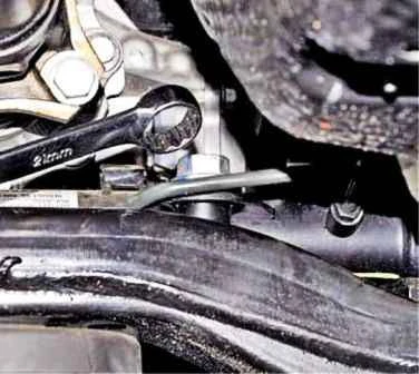 Removing the Renault Duster subframe