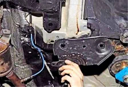 Removing the Renault Duster subframe