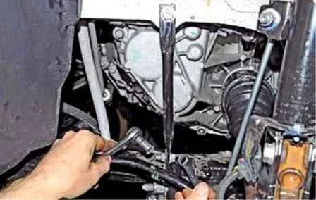 Removing the Renault Duster subframe