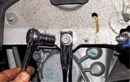 Removing the Renault Duster subframe