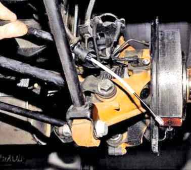 Ремонт стоянкового гальма автомобіля Renault Duster