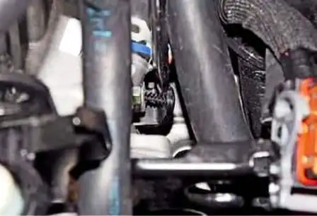 Desmontaje e instalación de transmisión manual Renault Duster