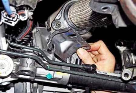 Зняття та встановлення механічної КПП Renault Duster