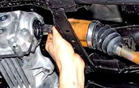 Desmontaje y reparación de transmisiones traseras Renault Duster