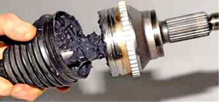 Снятие и ремонт приводов задних колес Renault Duster