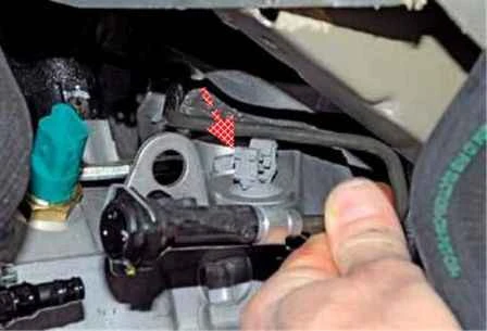 Replacement of hydraulic clutch parts Renault Duster