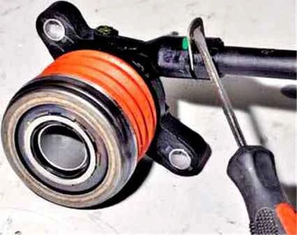 Replacement of Renault Duster clutch hydraulic parts