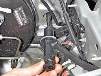 Replacement of hydraulic clutch parts Renault Duster