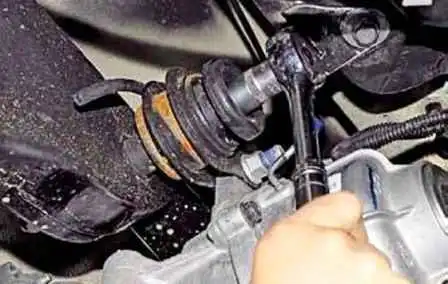 Removal and installation of rear gearbox Renault Duster