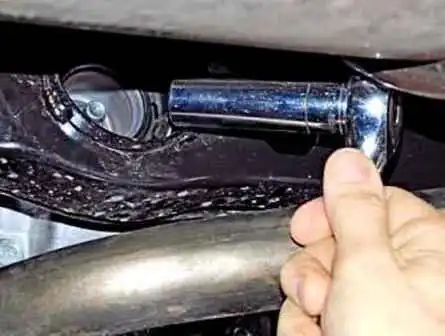 Removal and installation of rear gearbox Renault Duster
