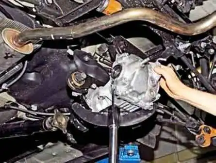 Removal and installation of rear gearbox Renault Duster