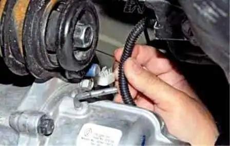 Removal and installation of rear gearbox Renault Duster