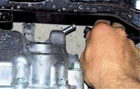 Removal and installation of rear gearbox Renault Duster
