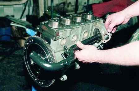 Desmontaje del motor VAZ-2112