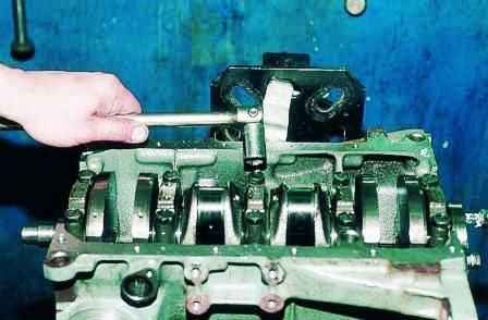 Disassembly of the VAZ-2112 engine
