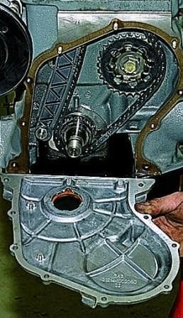 Removal and fault finding of timing drive parts of VAZ-2123 engine