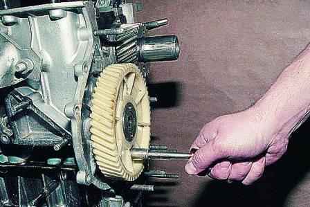 Як розібрати двигун ЗМЗ-402