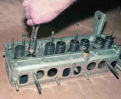 Disassembly and assembly of the ZMZ-402 cylinder head
