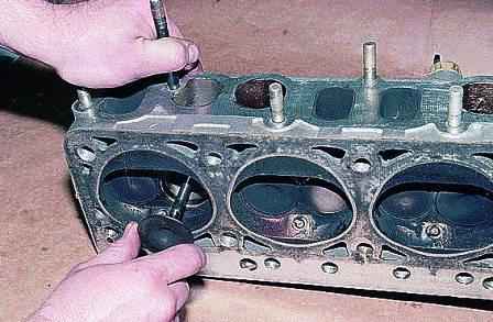 Disassembly and assembly of the ZMZ-402 cylinder head