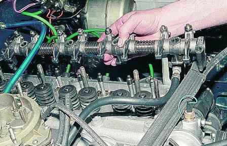 How to remove and install the ZMZ-402 cylinder head