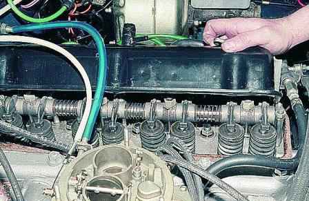 How to remove and install the ZMZ-402 cylinder head