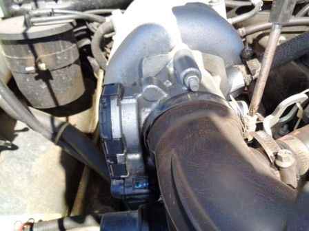 How to remove and install the throttle assembly with electric drive VAZ-2123