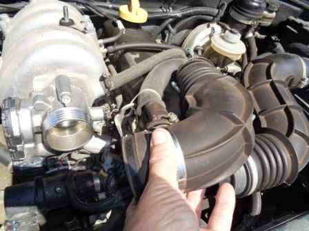 How to remove and install the throttle assembly with electric drive VAZ-2123