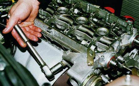 How to replace the hydraulic valve compensators of the VAZ-2112 engine