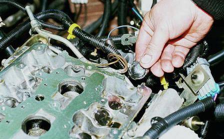 Як замінити гідрокомпенсатори клапанів двигуна ВАЗ-2112