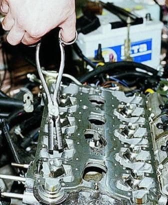 Disassembly and assembly of the cylinder head of the VAZ-2112 engine