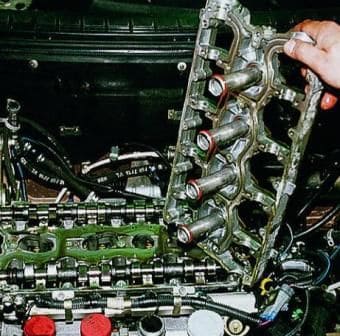 Desmontaje y montaje de la culata del motor VAZ-2112