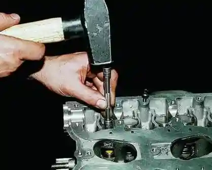 Disassembling and assembling the cylinder head of the VAZ-2112 engine