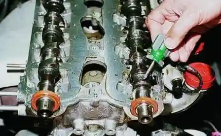 Disassembling and assembling the cylinder head of the VAZ-2112 engine