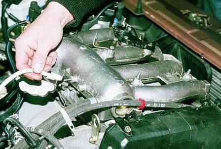 How to remove the receiver and intake manifold of the VAZ-2112 engine