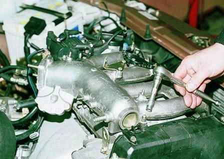 How to remove the receiver and intake manifold of the VAZ-2112 engine