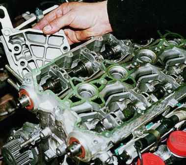 Removing and installing the cylinder head of the VAZ-2112 engine