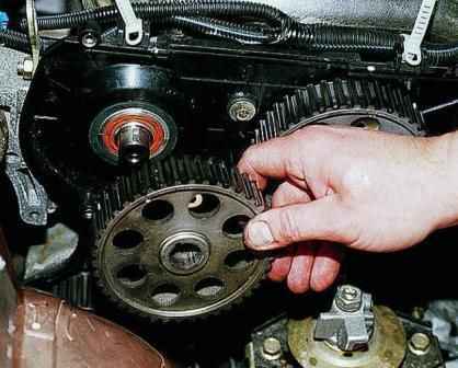 Removing and installing the cylinder head of the VAZ-2112 engine