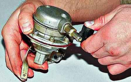 How to remove and repair the fuel pump ZMZ-402