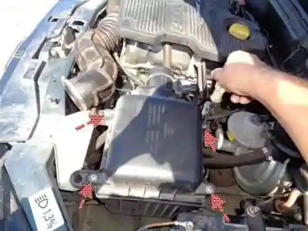 How to remove and install the air filter VAZ-2123