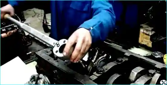 Assembling the KamAZ engine