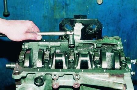 Розбирання двигуна ВАЗ-2112