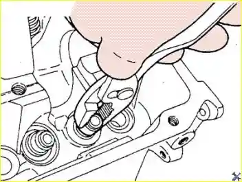 Снятие маслоотражательных колпачков
