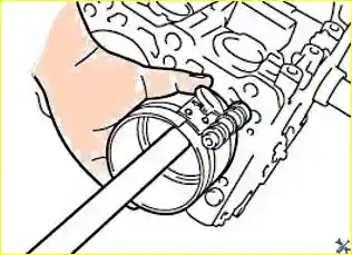 Установка поршня в блок цилиндров