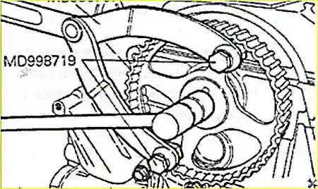Затяжка болта крепления шкива