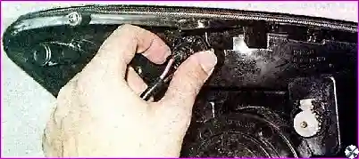 Замена лампы указателя поворота